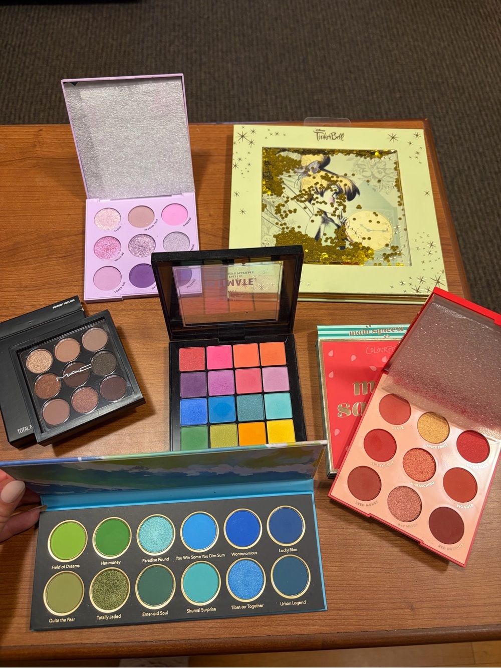 Assorted Women’s Eyeshadow Palettes - Multi-Color